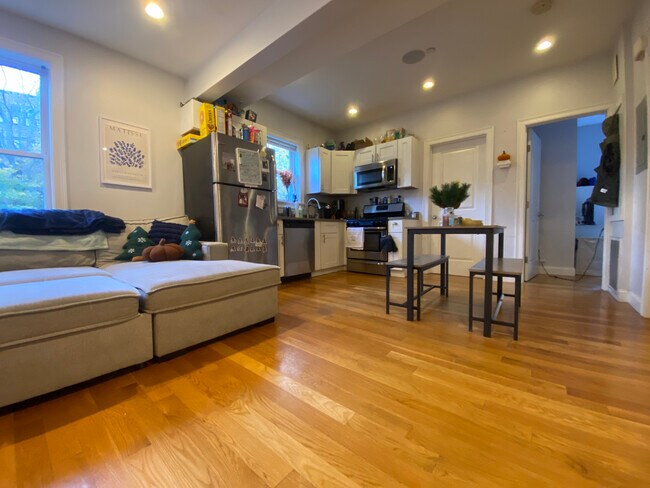 Foto del edificio - 719 Parker St