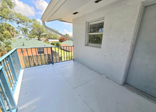 Foto del edificio - 1728 Guava Ave