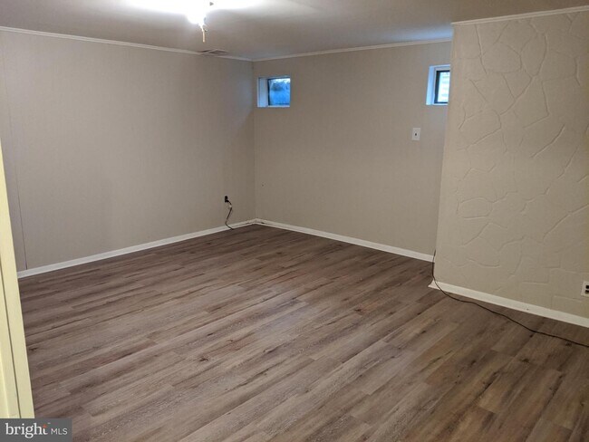 Building Photo - 8515 Jenner Ct