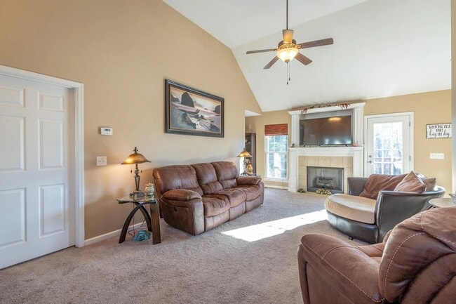 Building Photo - 7598 Pfizer Dr