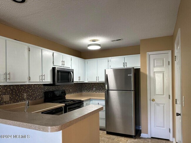 Foto del edificio - 605 Spring Forest Rd