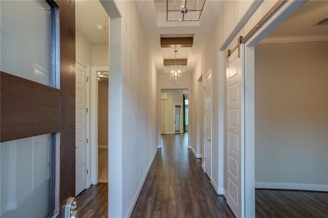 Foto del edificio - 820 Anahuac Dr