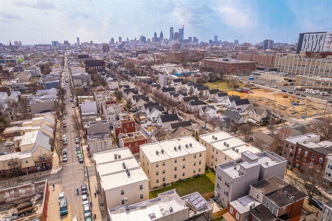 Foto del edificio - 4 br, 2 bath Triplex - 1904 N MARSHALL ST ...
