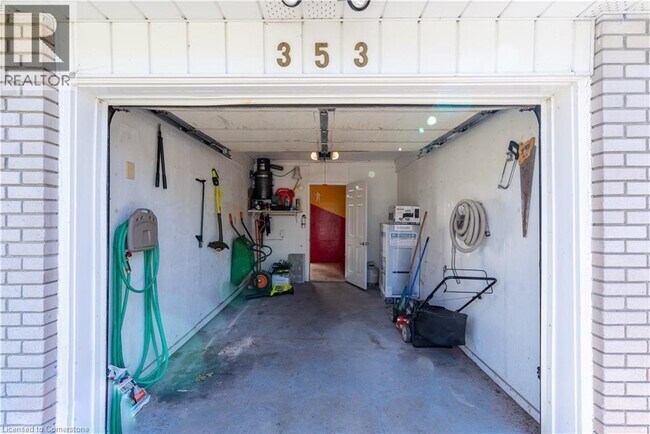 Building Photo - 353 Melores Dr