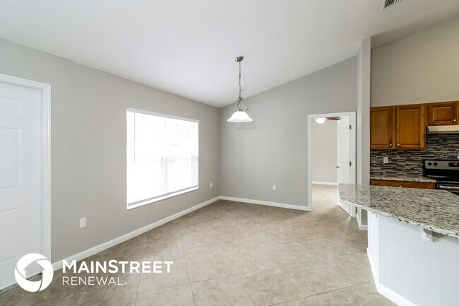 Building Photo - 2556 Traverse Ave