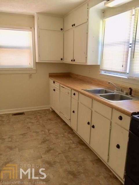 Building Photo - 4995 N Redan Cir