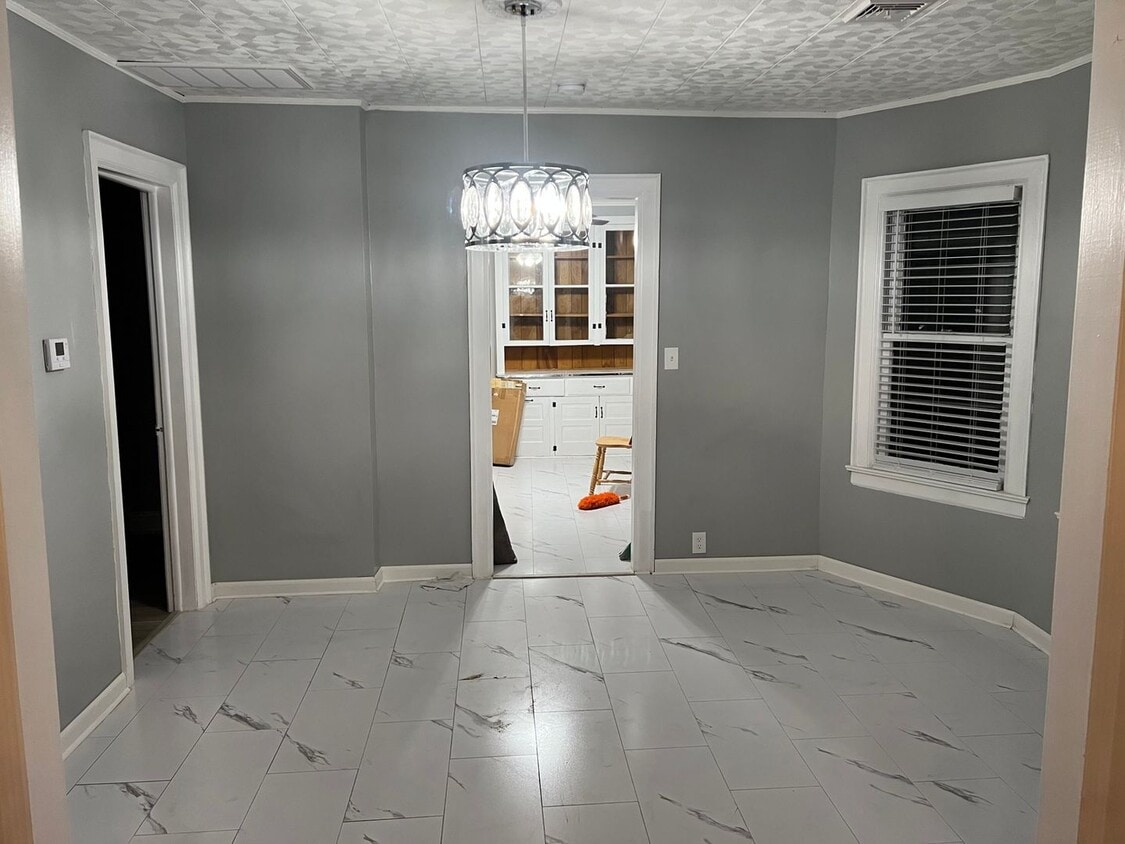 Foto principal - 375 Military Rd