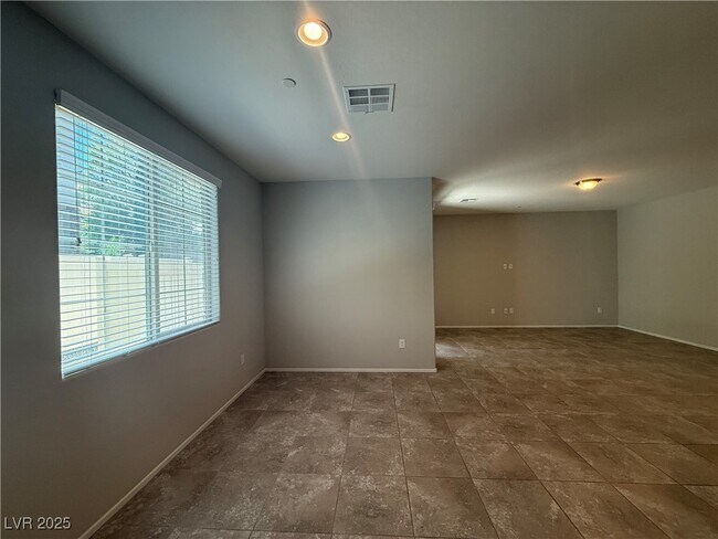 Foto del edificio - 6137 Scarlet Leaf St