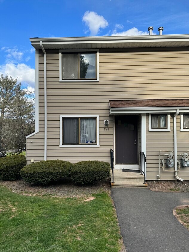 121 Monticello Dr Unit 121, Branford, CT 06405 Condo for Rent in