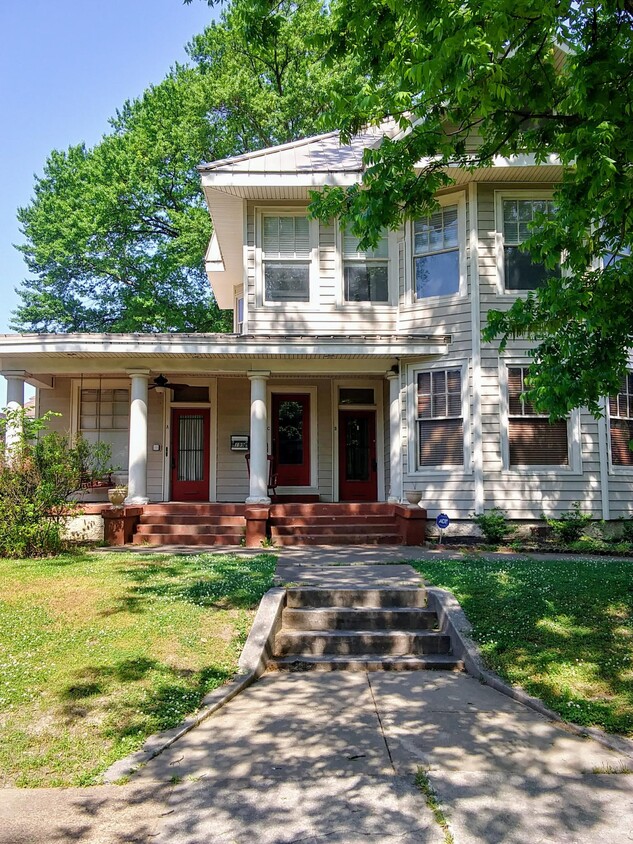 Primary Photo - 199 N McNeil St