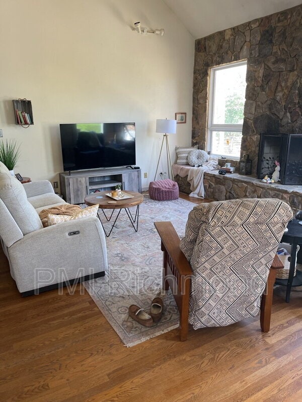 Building Photo - 11418 Hardwood Dr