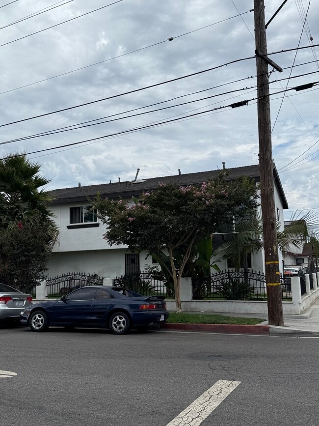 Front View - 1875 Lemon Ave