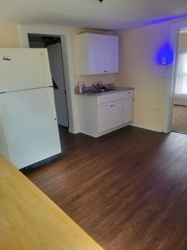 Kitchen - 199 Chapin St