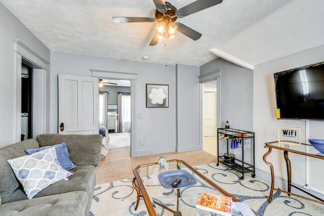 Building Photo - 71 Sanford St