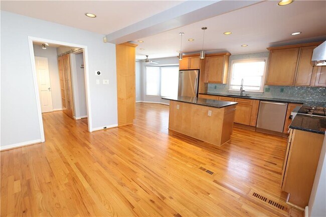 Building Photo - 1248 Defoor Ct NW
