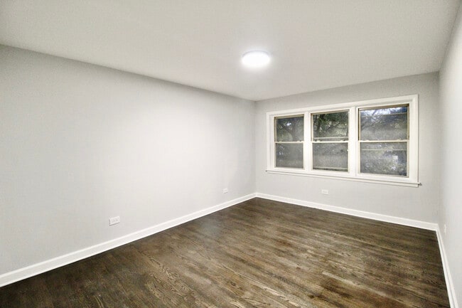 Building Photo - 3338 W Bryn Mawr Ave