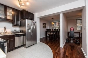 Building Photo - 253 E Delaware Pl