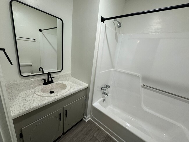 Building Photo - Pines at Athens