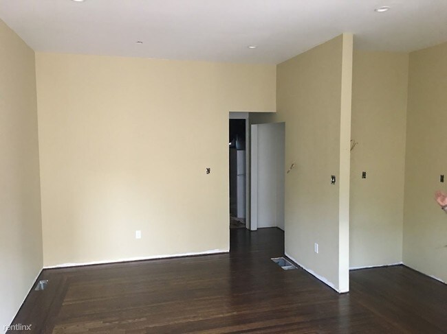Building Photo - 1 br, 1 bath Apartment - Cedar Units Cedar 1