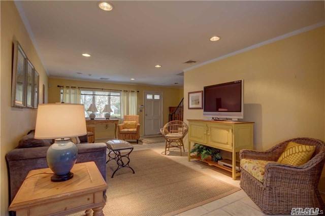 Building Photo - 85 Jefferson Blvd