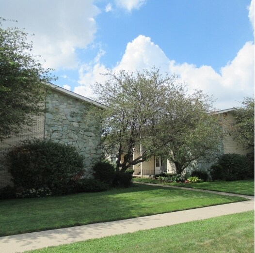 Primary Photo - 4735-4743 W 101st St