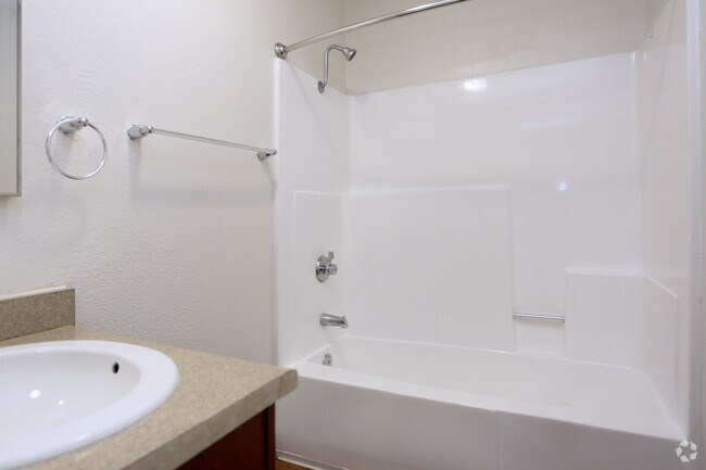 2HAB, 1BA - 770 ft² - Creekside Villas Apartments