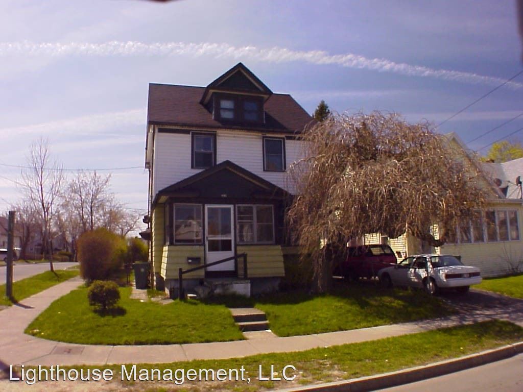 Foto principal - 3 br, 1 bath House - 681 Emerson St.