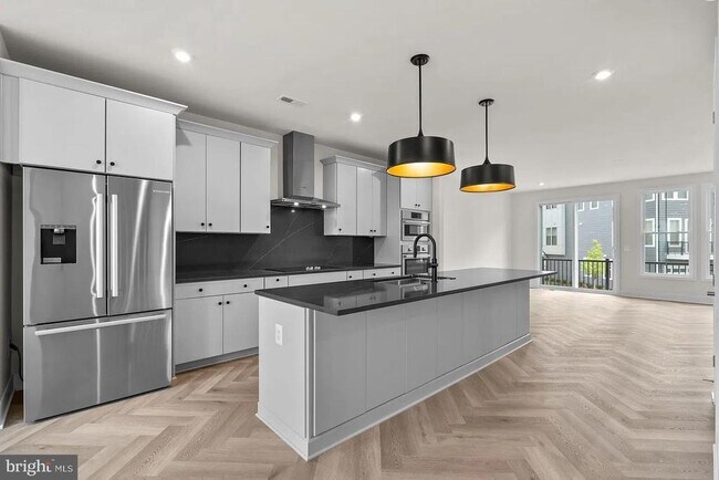 Building Photo - 13916 Aviation Pl