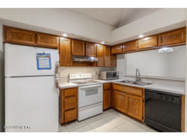 Foto del edificio - Patio home in Southside location. Availabl...
