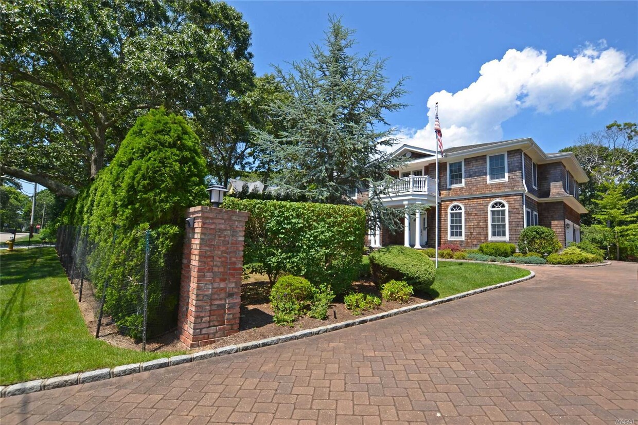 Primary Photo - 28 Howell Ln