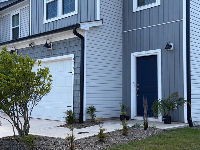 Building Photo - 2123 Sun Vibes Wy