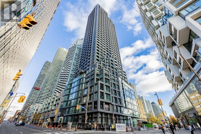 Building Photo - 20 Soudan Ave