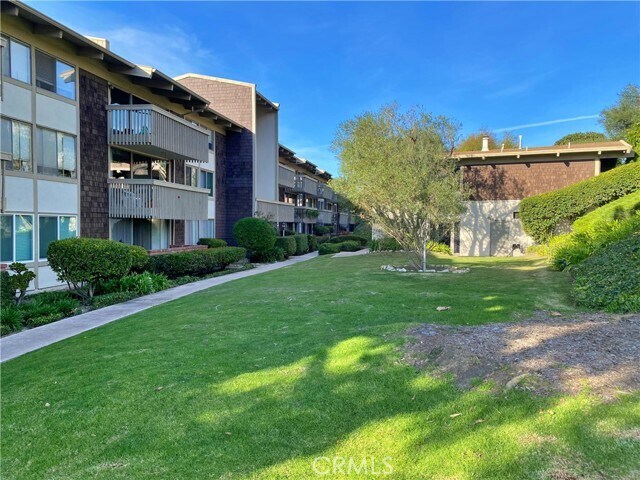 Building Photo - 6542 Ocean Crest Dr