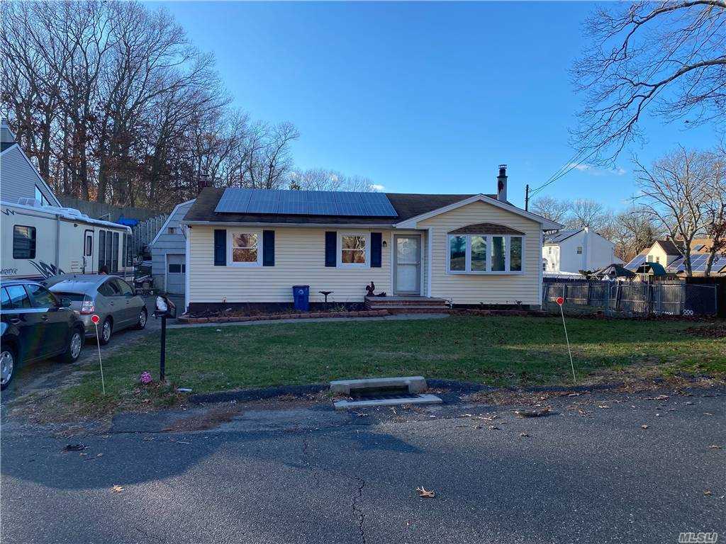 188 Adirondack Dr, Selden, NY 11784 House Rental in Selden, NY