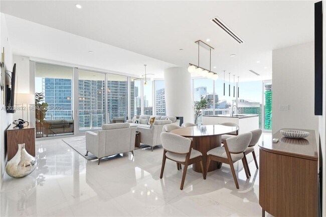 Foto del edificio - 300 Biscayne Blvd Way