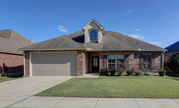 Building Photo - 120 Endicott Dr