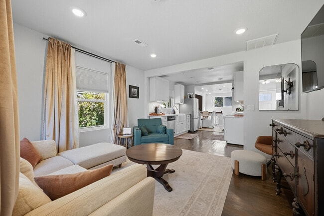 Foto del edificio - 1123 Prosser Ave