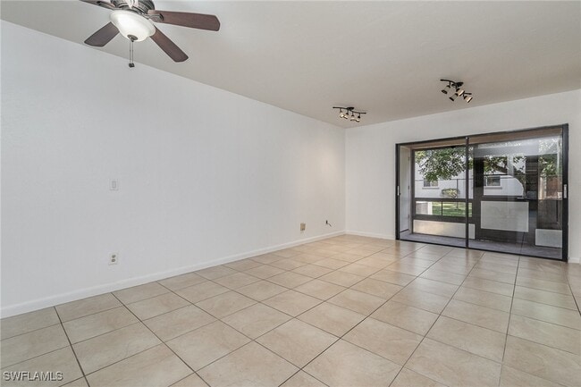 Building Photo - 2135 Crystal Dr