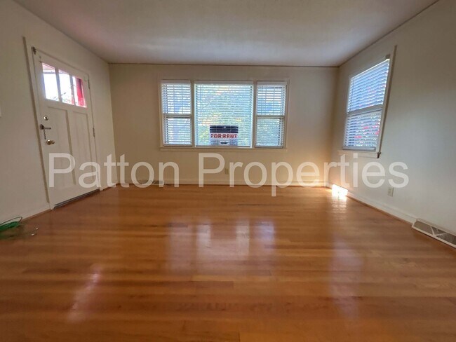 Foto del edificio - West Columbia Home Available 03-20-26