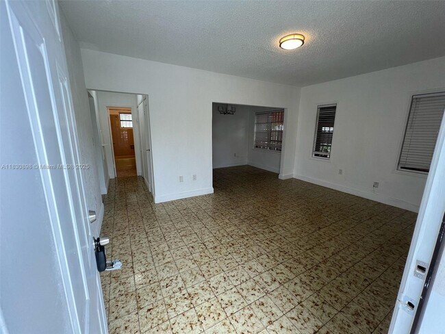 Foto del edificio - 3110 SW 23rd Terrace