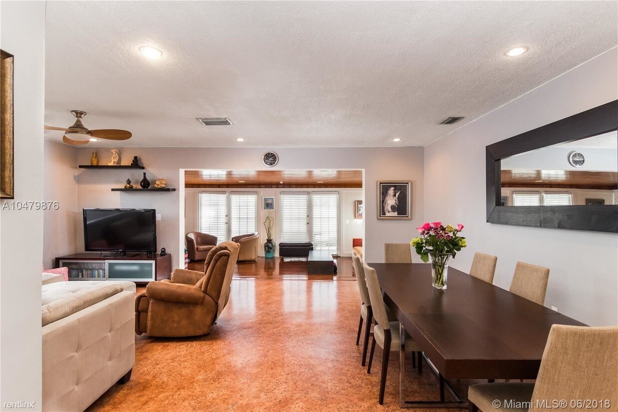 3 br, 2 bath - 7517 Bounty Ave - 3 br, 2 bath  - 7517 Bounty Ave