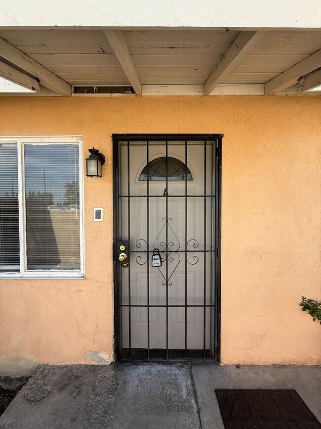 Foto del edificio - 2114 Brundage Ln