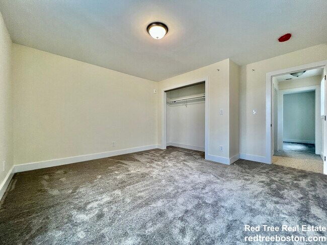 Building Photo - 13 Dalby St