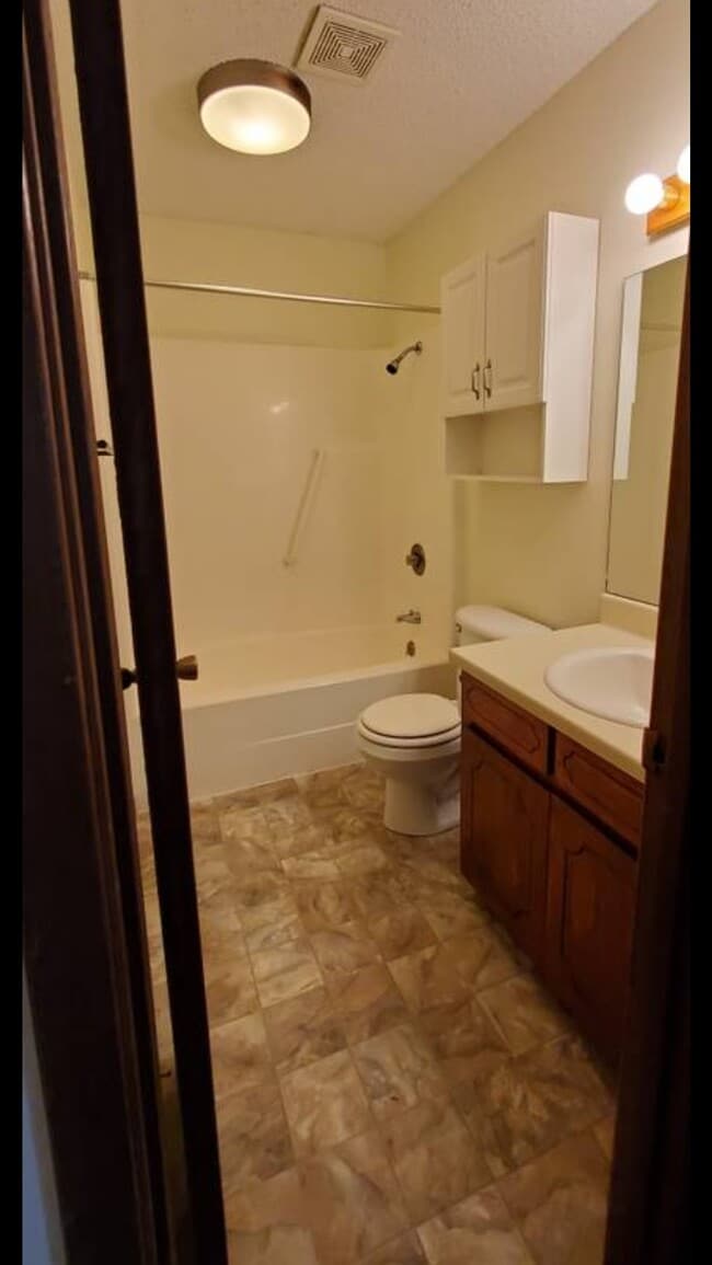 Foto del edificio - 5112 Shadylane Dr