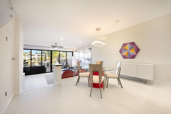Building Photo - 424 Hendricks Isle