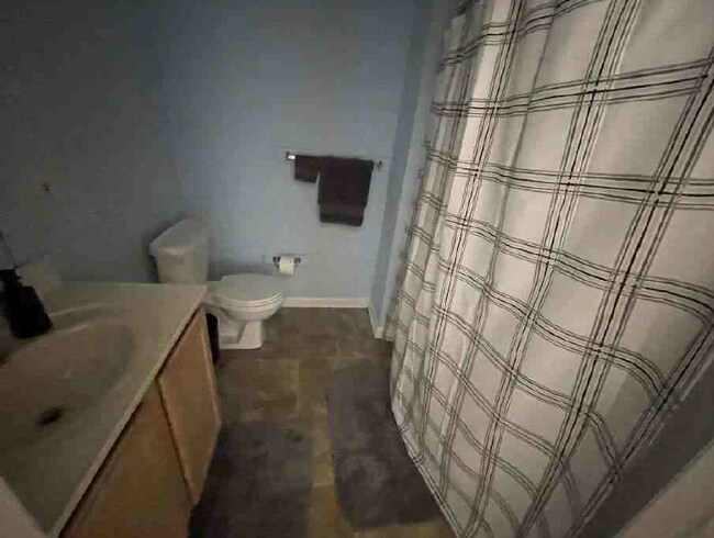 baño - 2002 Technology Woods Dr