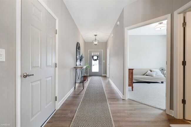 Foto del edificio - 3 br, 2 bath House - 17753 Everest Avenue