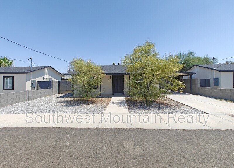 Primary Photo - 7405 N 62nd Ave