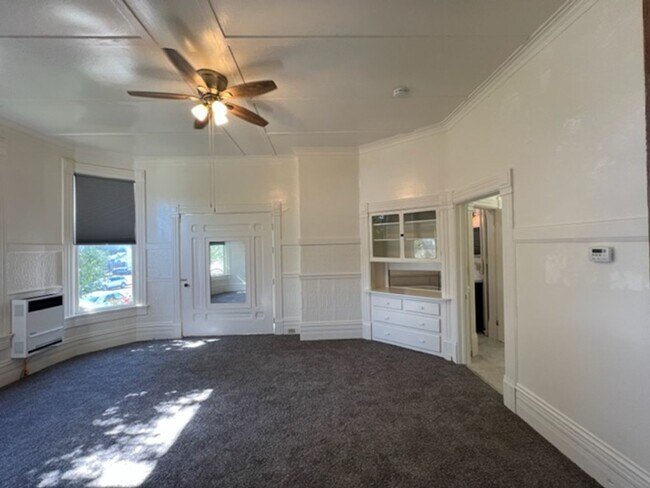Building Photo - 1225 G ST