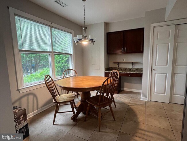 Building Photo - 14334 Pennington Ct